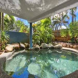 Sunshine Cairns